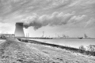 Doel nuclear power plant by Lennart Tange